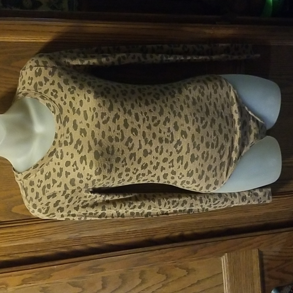 🐆Abercrombie & Fitch XS AnimalPrint Bodysuit🐆
